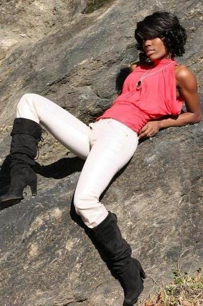Female model photo shoot of Sanaa Cantie