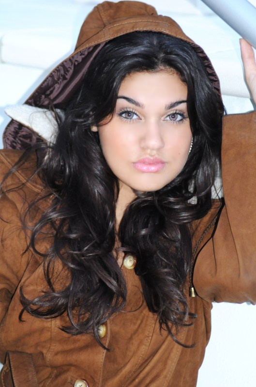 Female model photo shoot of Andrea gaviria