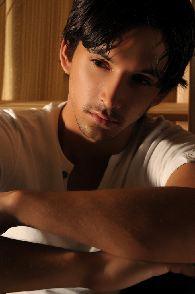 Male model photo shoot of Andy Novi by CMK