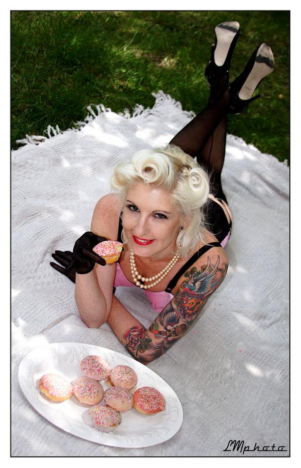 Female model photo shoot of Miss Betty Bones by LMphoto
