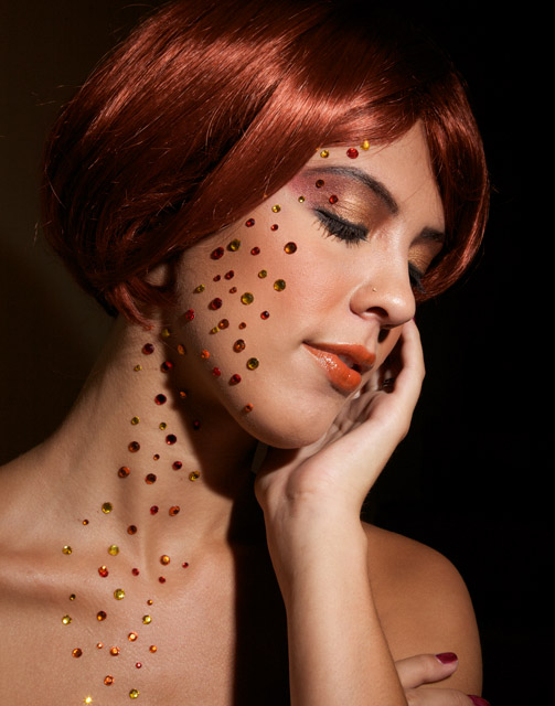 Female model photo shoot of Farah Pink