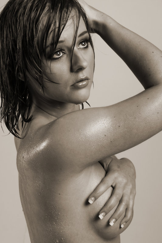 Female model photo shoot of Alisha Niven