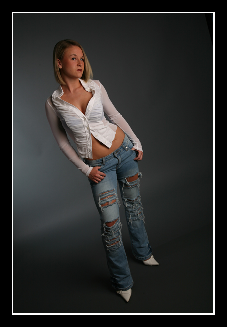 Female model photo shoot of Kayleigh Carina