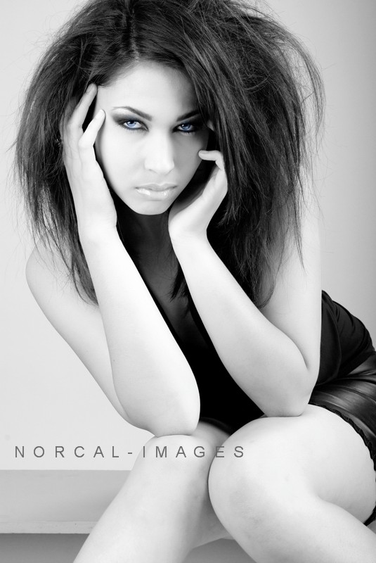 Female model photo shoot of Vaneza Minore