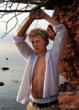 Male model photo shoot of Zac Tegge in Marquette