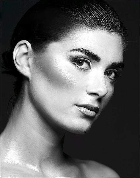 Female model photo shoot of Chantal Perry