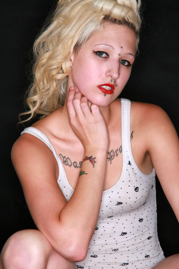 Female model photo shoot of Melanie Murder