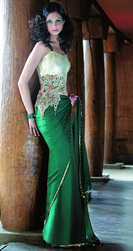 Female model photo shoot of Reena Patel