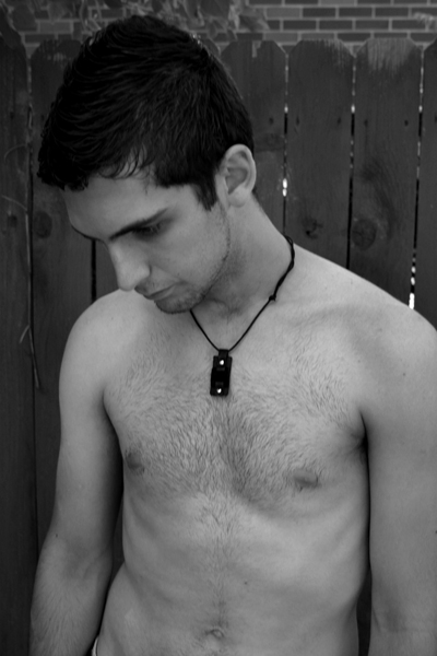 Male model photo shoot of Jonathan Glattlii