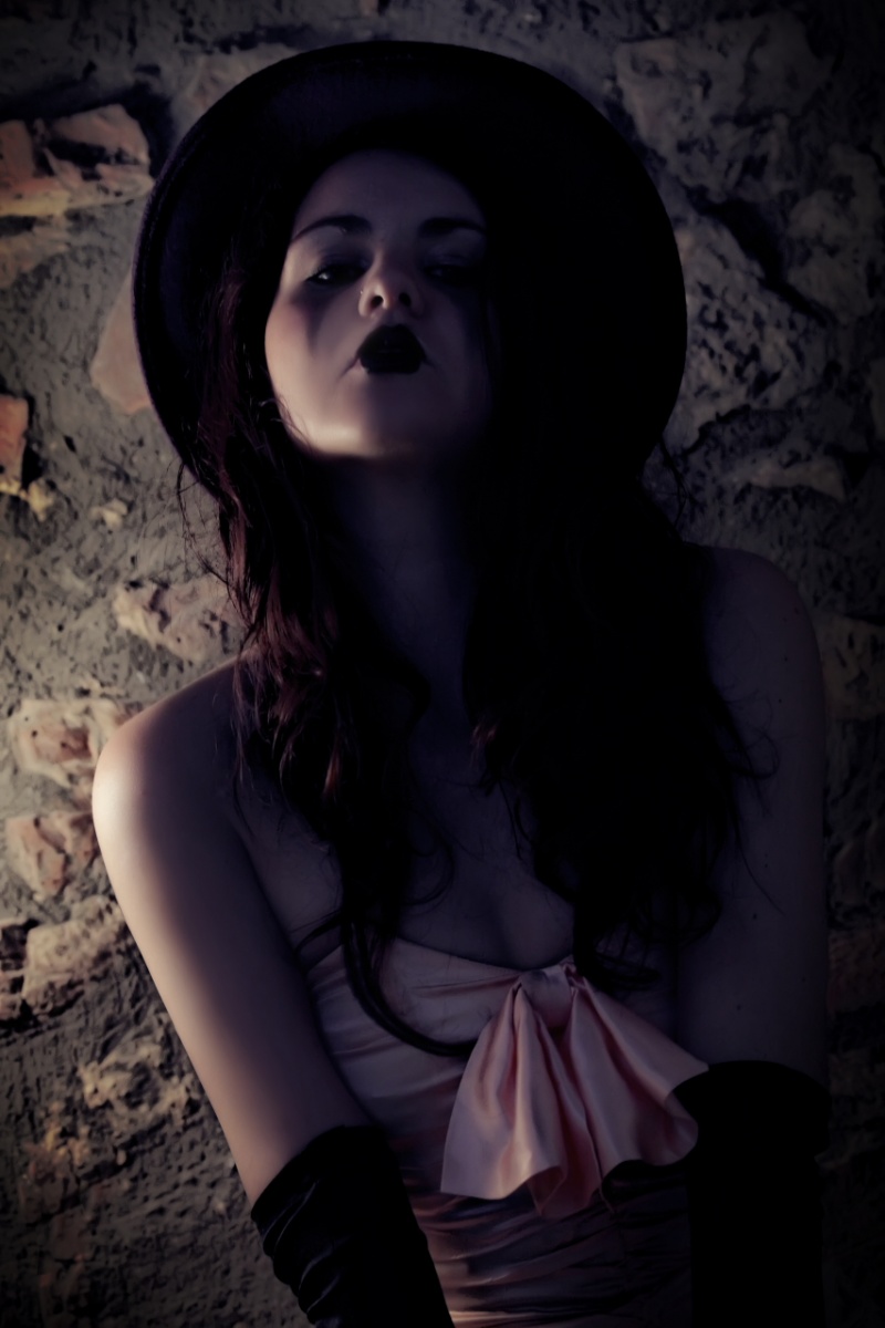 Female model photo shoot of Ermioneweb