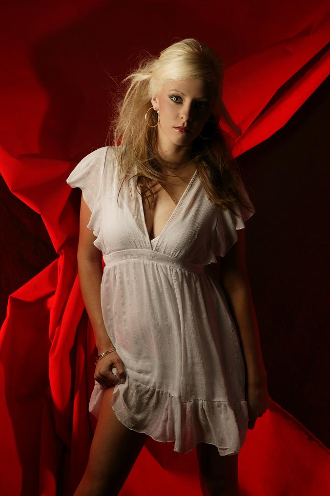 Female model photo shoot of Amy alc