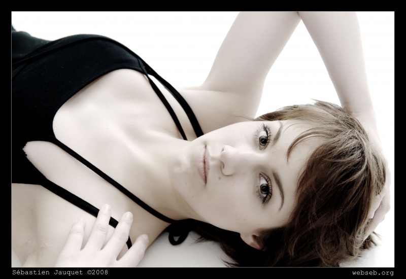 Female model photo shoot of - Carolina -