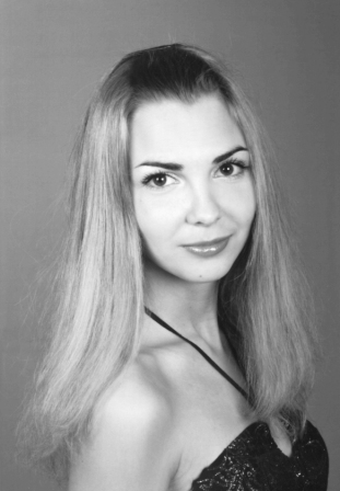 Female model photo shoot of Veronika Panchenko