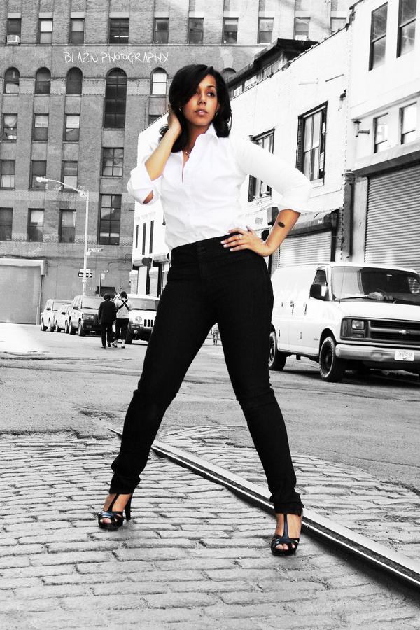 Female model photo shoot of Blazin Photography in Brooklyn Ny