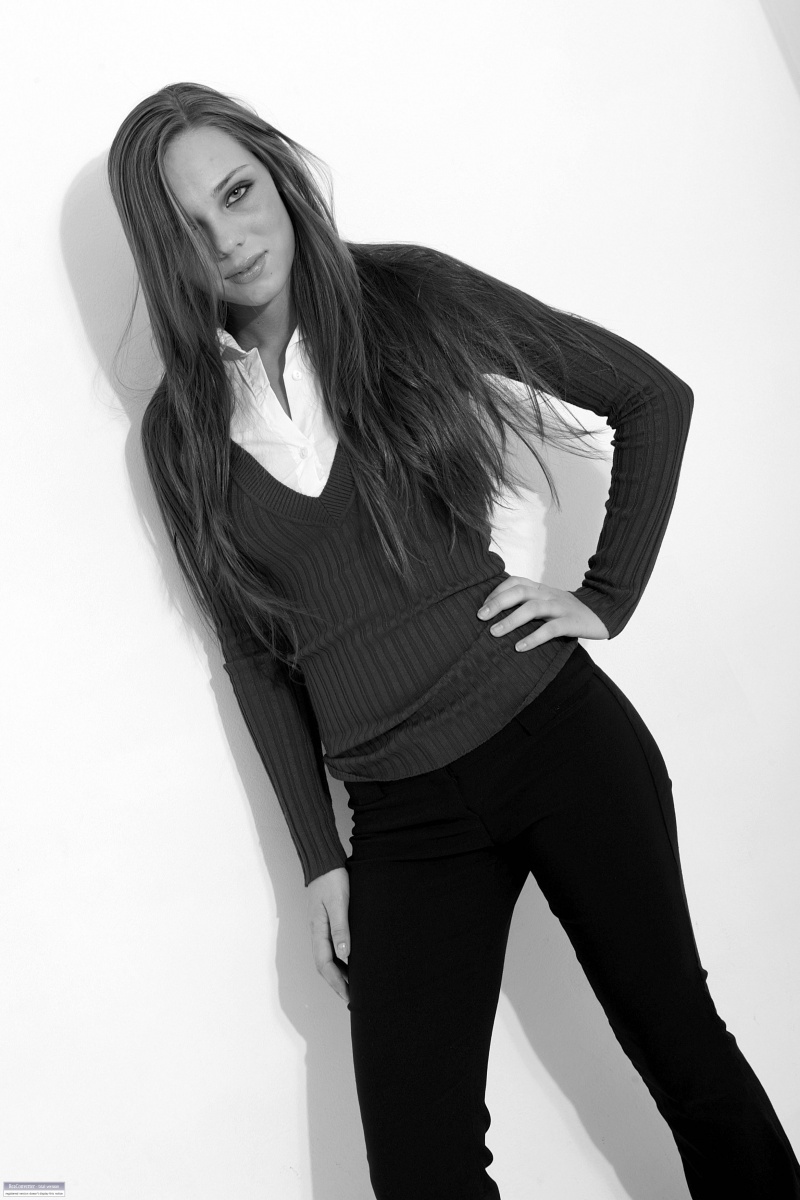 Female model photo shoot of Nena08