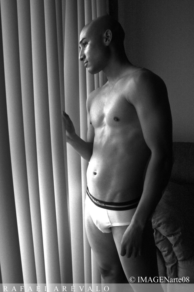 Male model photo shoot of Alex Huerta