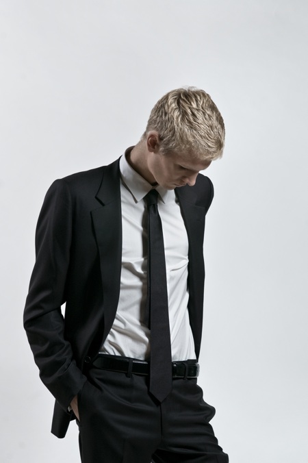 Male model photo shoot of Nate R by Antonio Carrasco