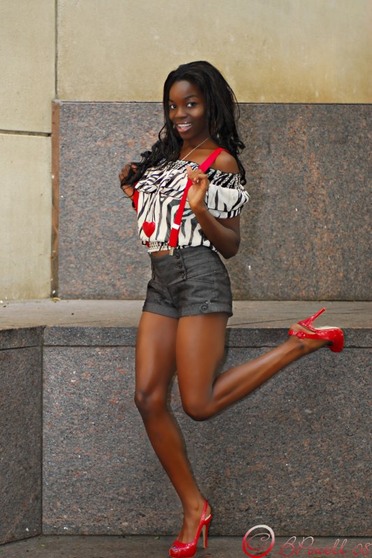 Female model photo shoot of Nvolo Meka