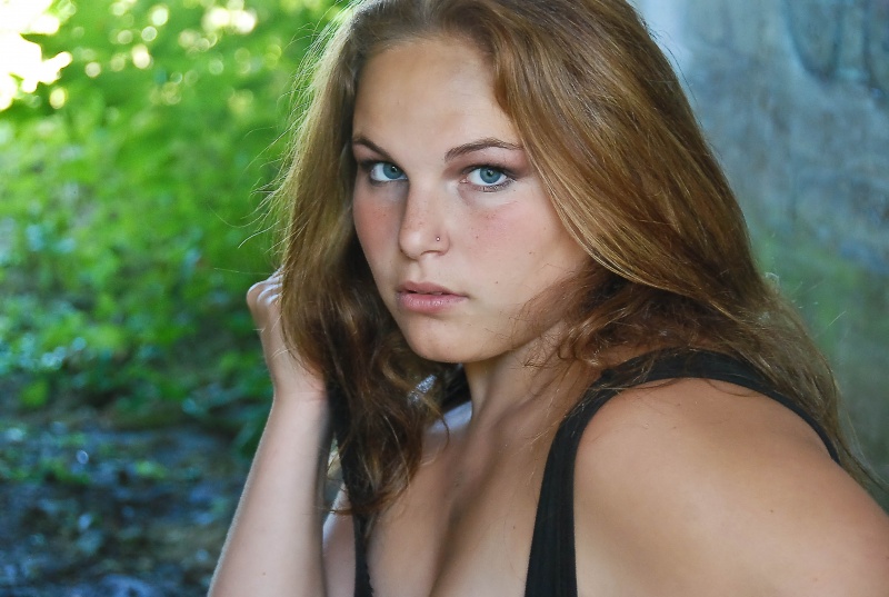 Female model photo shoot of Karen Vanesch