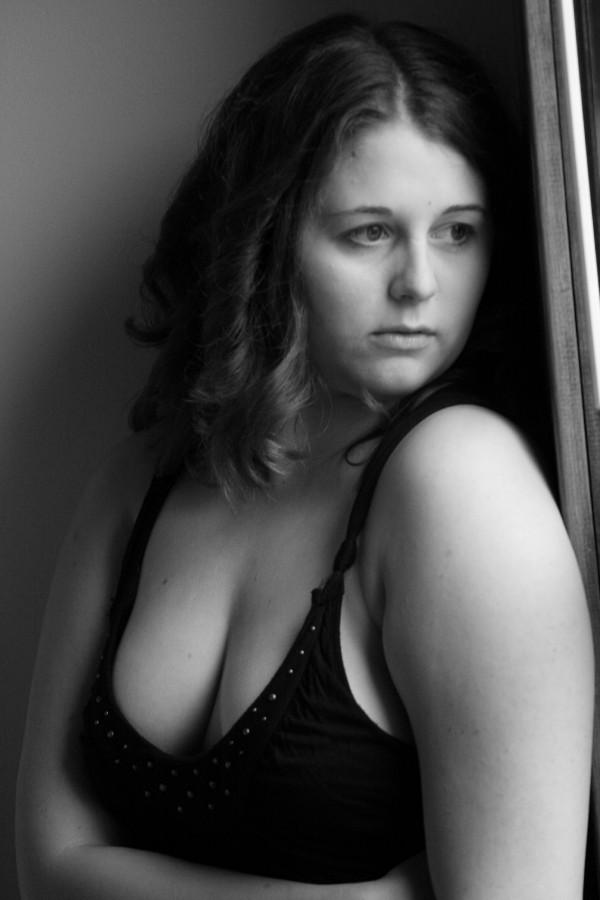 Female model photo shoot of Gwendolyn Joy by Finchs Photography