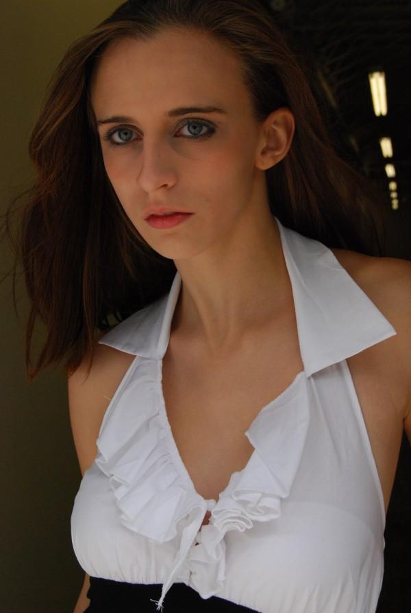 Female model photo shoot of Nicole Leverett