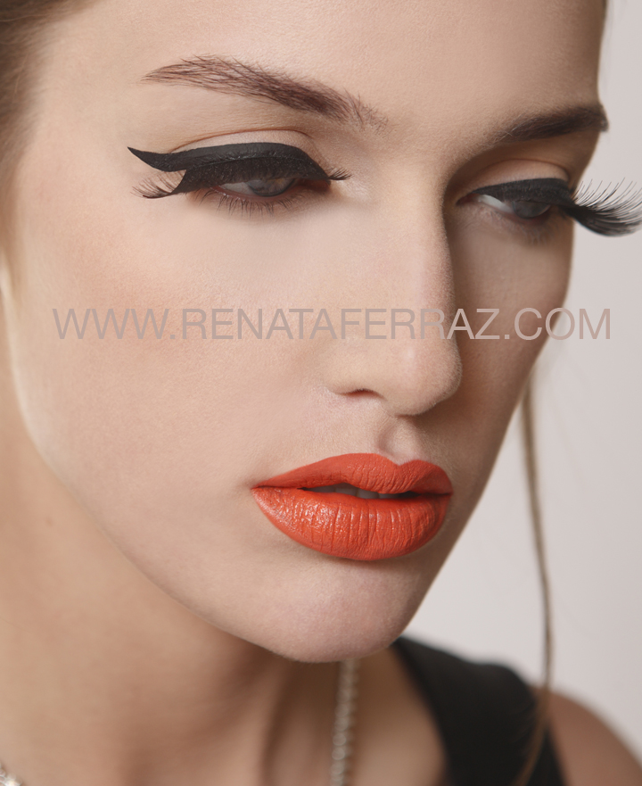Female model photo shoot of Renata  ferraz in Studio 55
