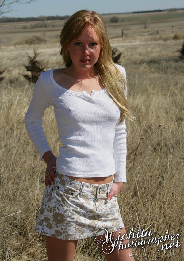 Female model photo shoot of Deja Maree in Kansas