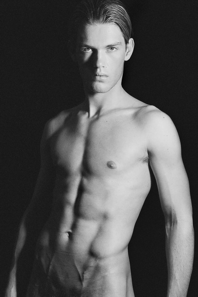 Male model photo shoot of Riccardo83