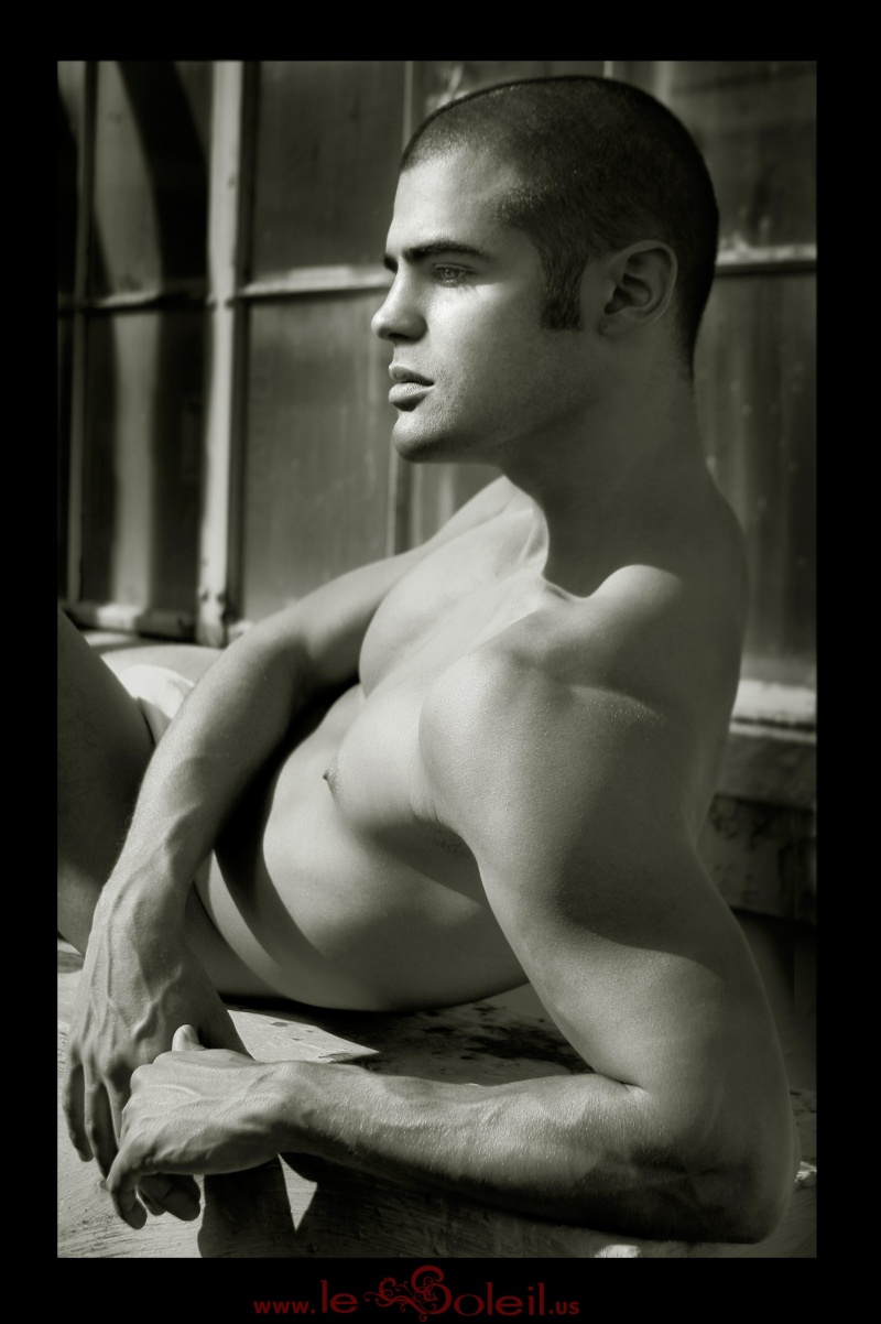 Male model photo shoot of Joel Dixon
