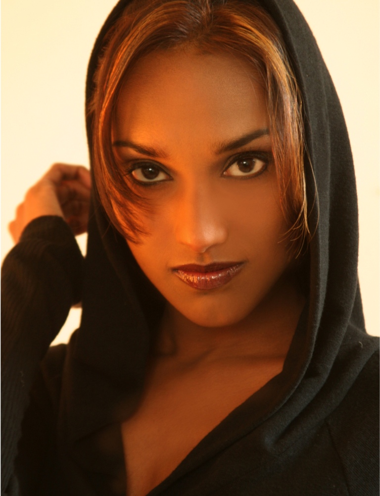 Female model photo shoot of Sas Anya