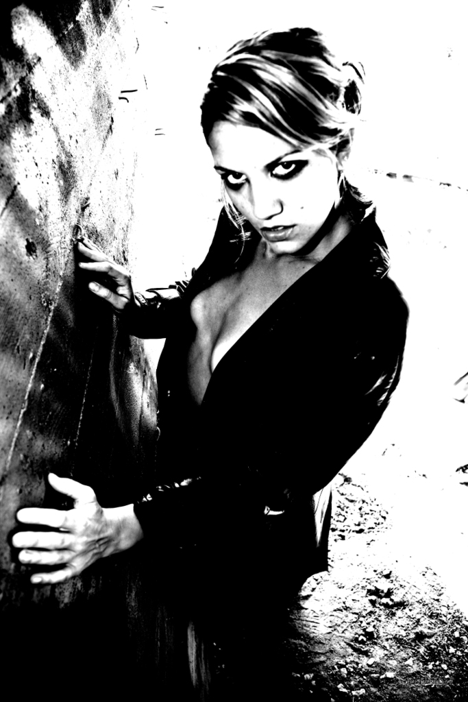Female model photo shoot of Laurieloo by Scott Madariaga