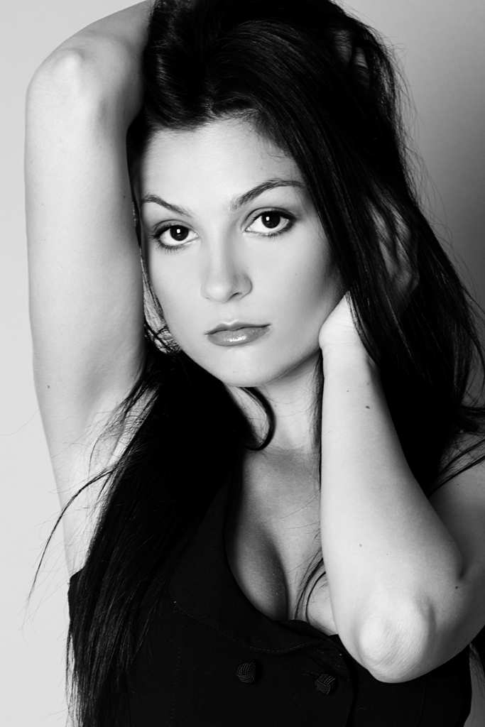 Female model photo shoot of Evelina_