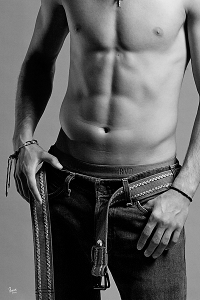 Male model photo shoot of Nicholas DeLisi