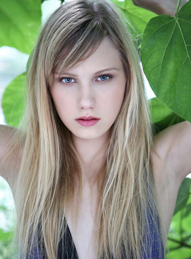 Female model photo shoot of Alexa Mor
