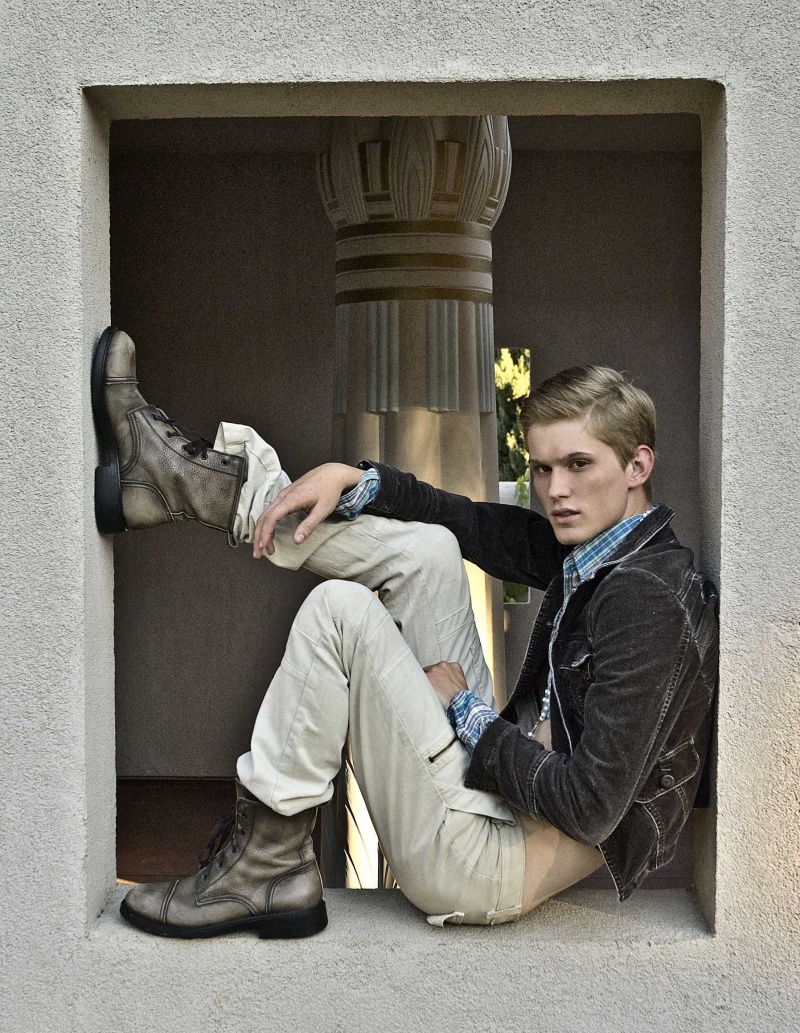 Male model photo shoot of Jarrett Simmering by Zedneram