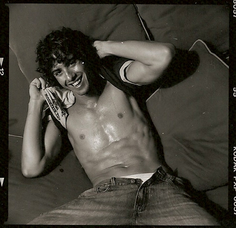 Male model photo shoot of THIAGO THOMAZ