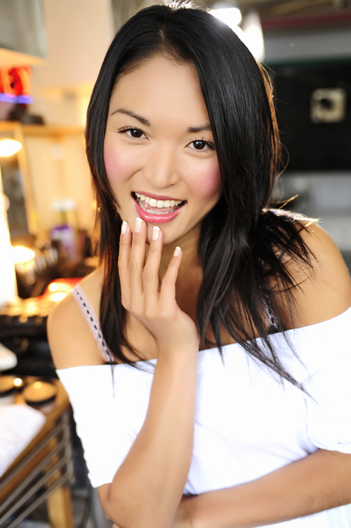 Female model photo shoot of Rie Fujii