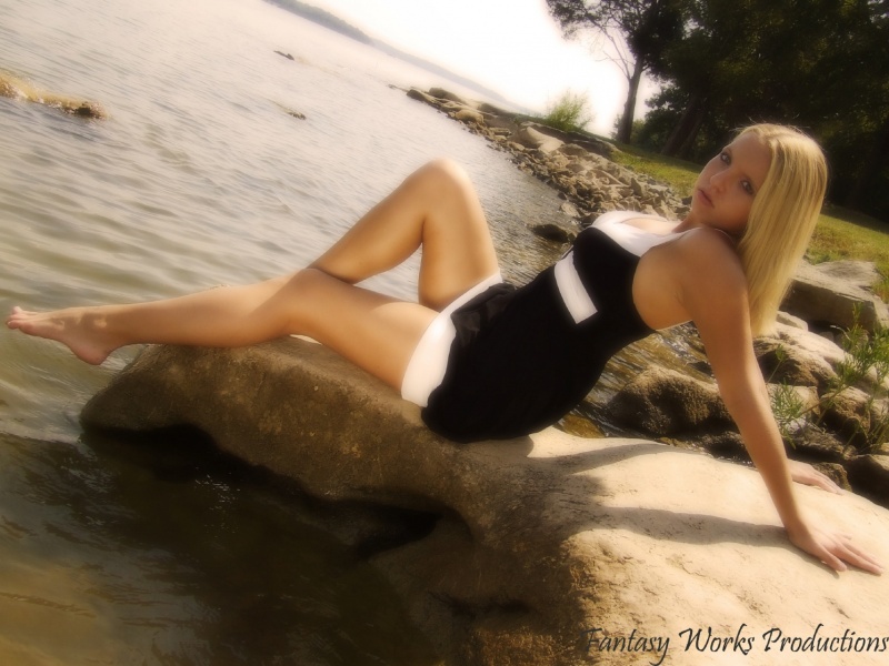 Female model photo shoot of Kaylinn Rose