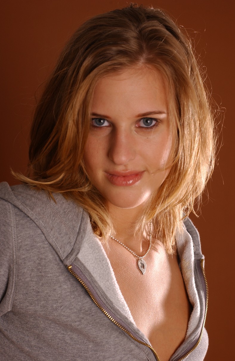 Female model photo shoot of Amanda Kupris