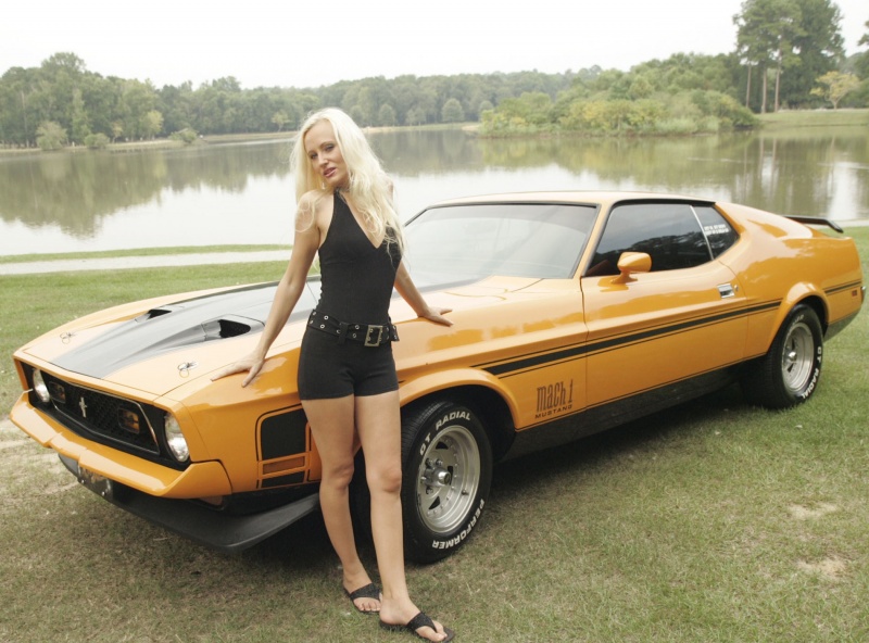 Female model photo shoot of Mustang Shirley in Cooper Creek Park