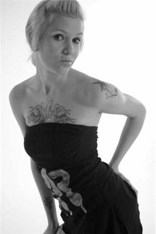 Female model photo shoot of Dee-Anne-Leigh-Hooker