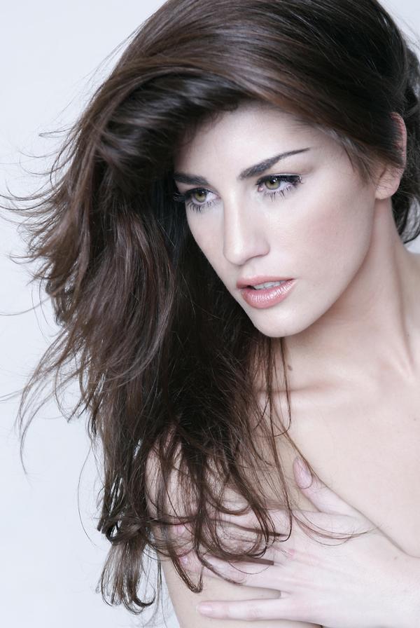 Female model photo shoot of Laura Moure