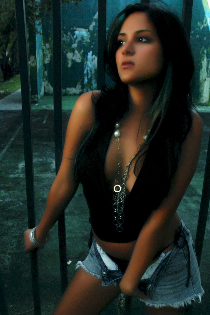 Female model photo shoot of Tiara Branco by jg_foto