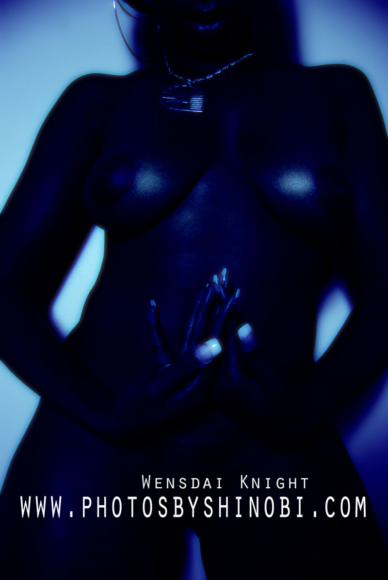 Female model photo shoot of Wensdai Knight by Thats FiyahXL Mag