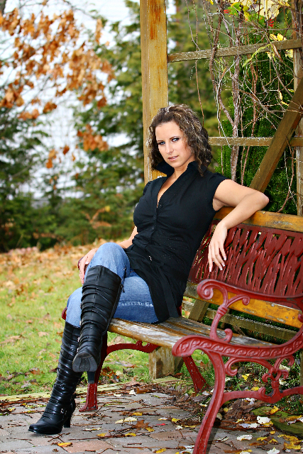 Female model photo shoot of Daniela Periard by Richard Gibbs in Val des Monts - Gatineau