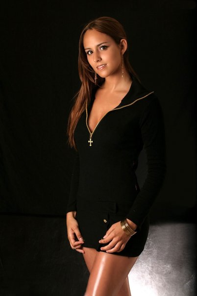 Female model photo shoot of Jordannah36
