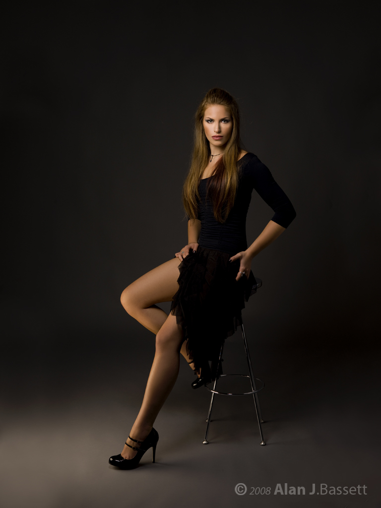 Female model photo shoot of Amber Sphynx