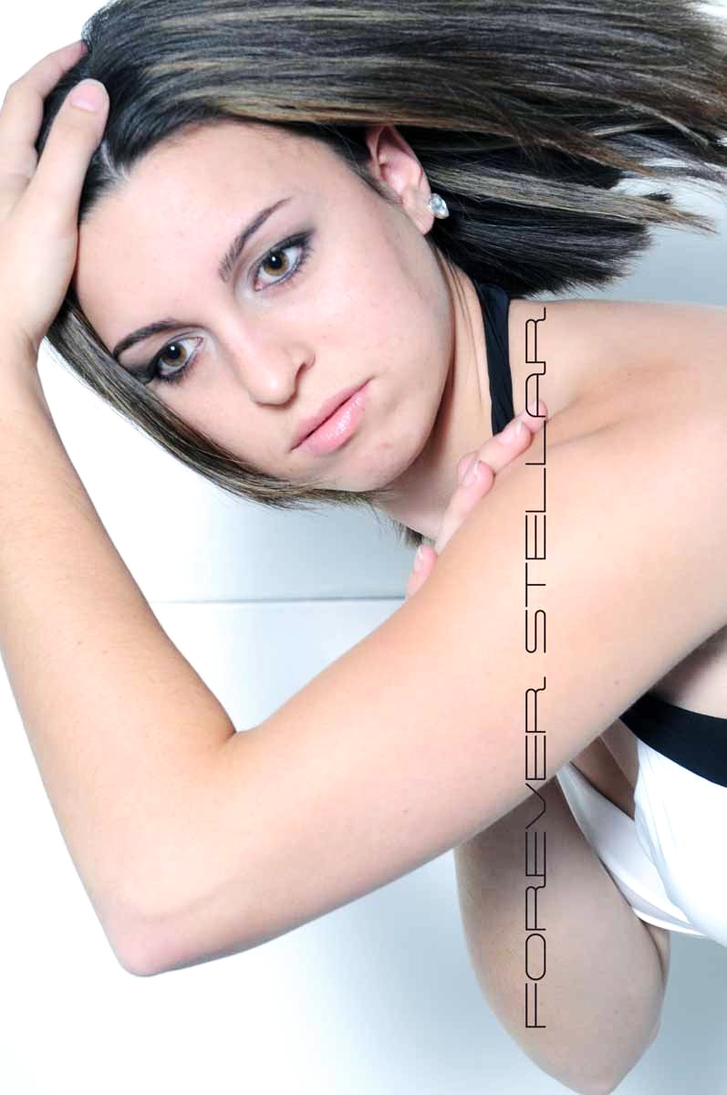 Female model photo shoot of eyestargetlock