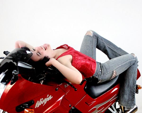 Female model photo shoot of Aimeemay in On my bike