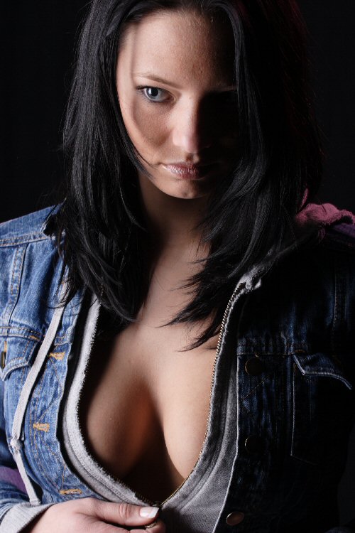 Female model photo shoot of Reising Star by SteveHeatonPhotography